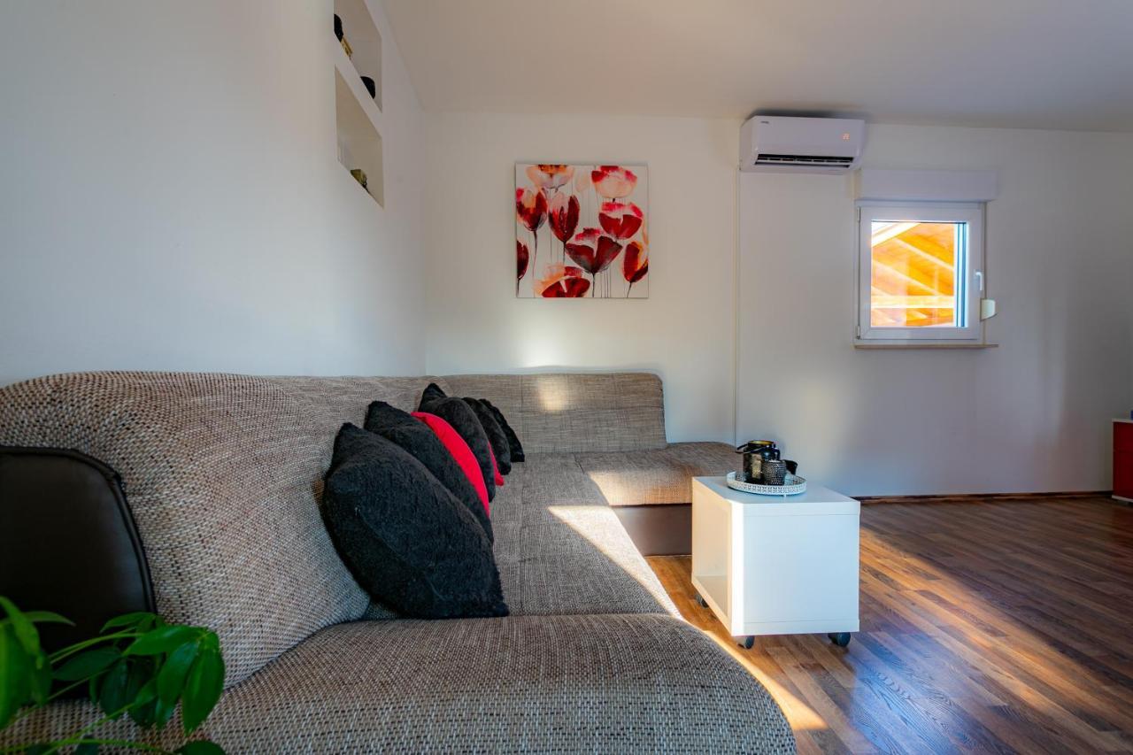 Villa Lorema-Pet Friendly On 5000 Sqm Garden,Pool, Jacuzzi, Billiard&Ps5 สเวติ ฟิลลิปปี ยาคอฟ ภายนอก รูปภาพ